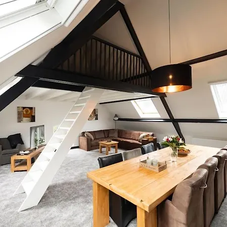 8 Person With Heated Swimmingpool Hoek