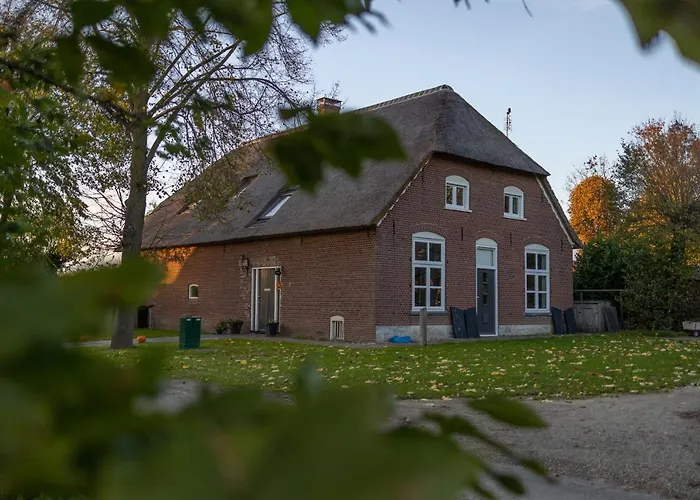8 Person With Heated Swimmingpool Hoek