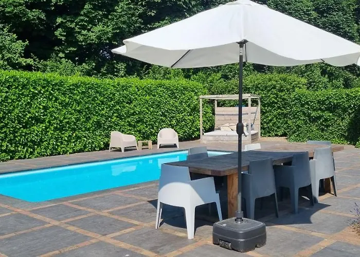 8 Person With Heated Swimmingpool Hoek דירה *