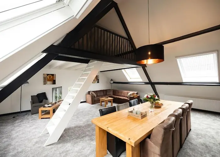 8 Person With Heated Swimmingpool Hoek