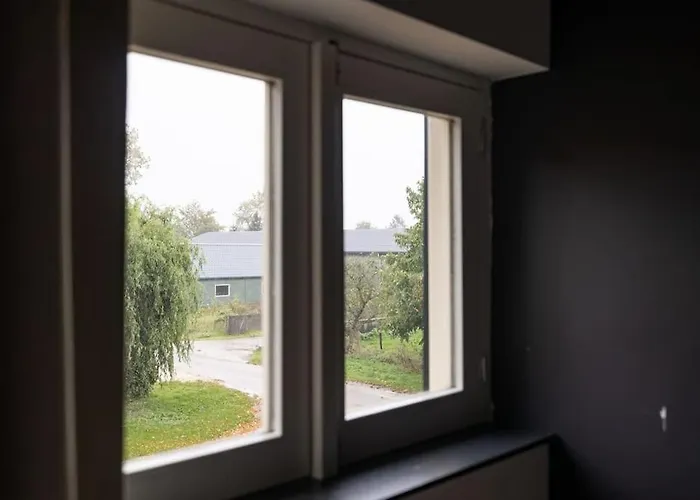 8 Person With Heated Swimmingpool Hoek *