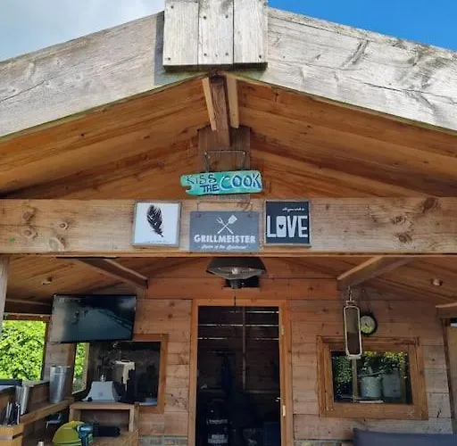 Apartmán 8 Person With Heated Swimmingpool Hoek Winssen